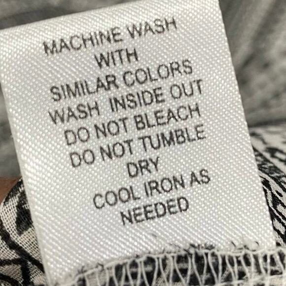 ANTILIA FEMME Top SIZE 1X Black and White Popover Tunic Tabbed 3/4 Sleeves - Picture 5 of 6